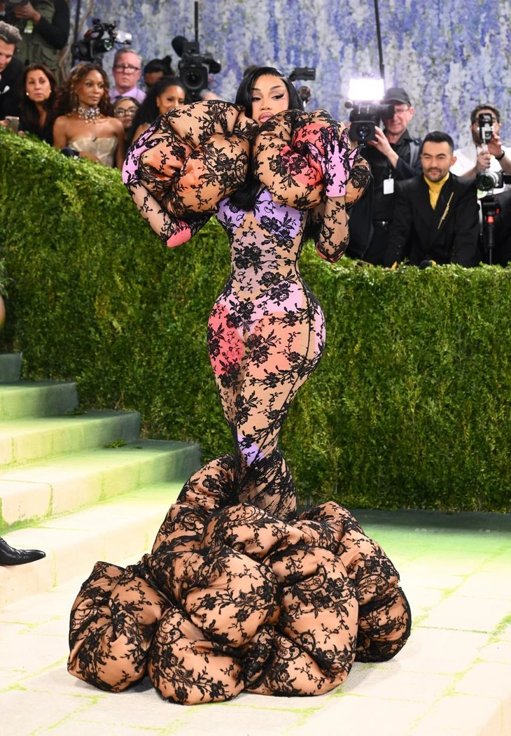 Những bộ cánh ở Met Gala khiến khán giả 'cạn lời'