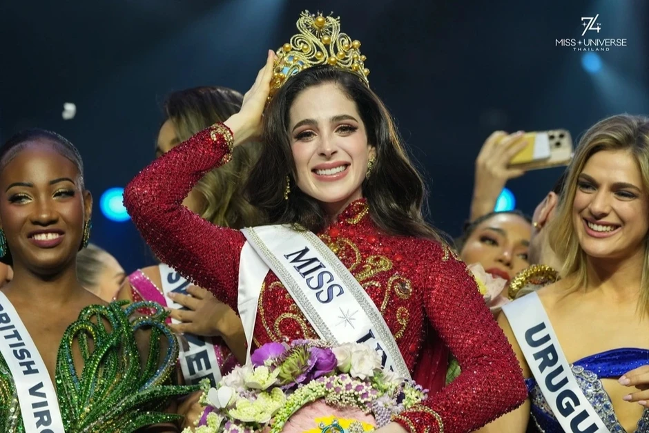 Phản ứng của đương kim Miss Universe giữa ồn ào bị yêu cầu bắt giữ Phản ứng của đương kim Miss Universe giữa ồn ào bị yêu cầu bắt giữ