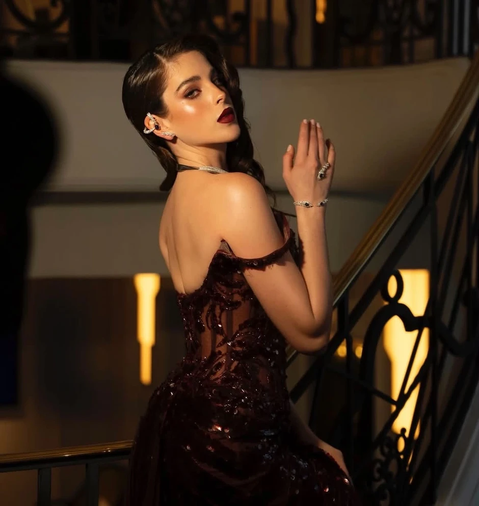 Phản ứng của đương kim Miss Universe giữa ồn ào bị yêu cầu bắt giữ Phản ứng của đương kim Miss Universe giữa ồn ào bị yêu cầu bắt giữ
