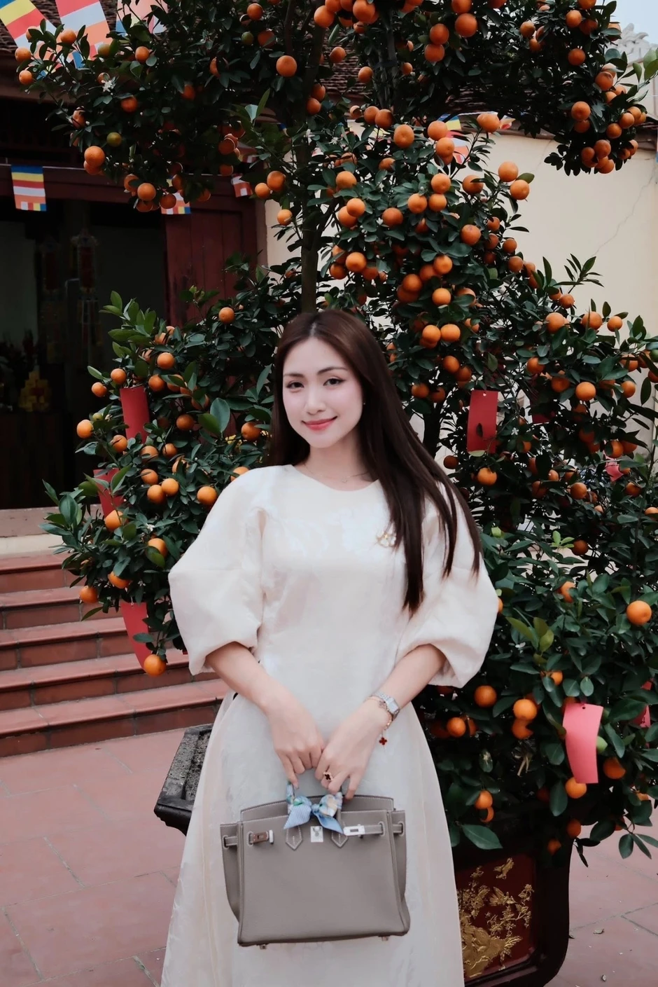 Phong c&aacute;ch đời thường của H&ograve;a Minzy