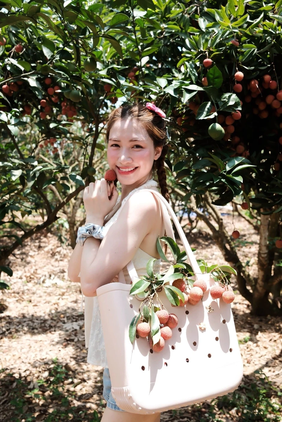Phong c&aacute;ch đời thường của H&ograve;a Minzy