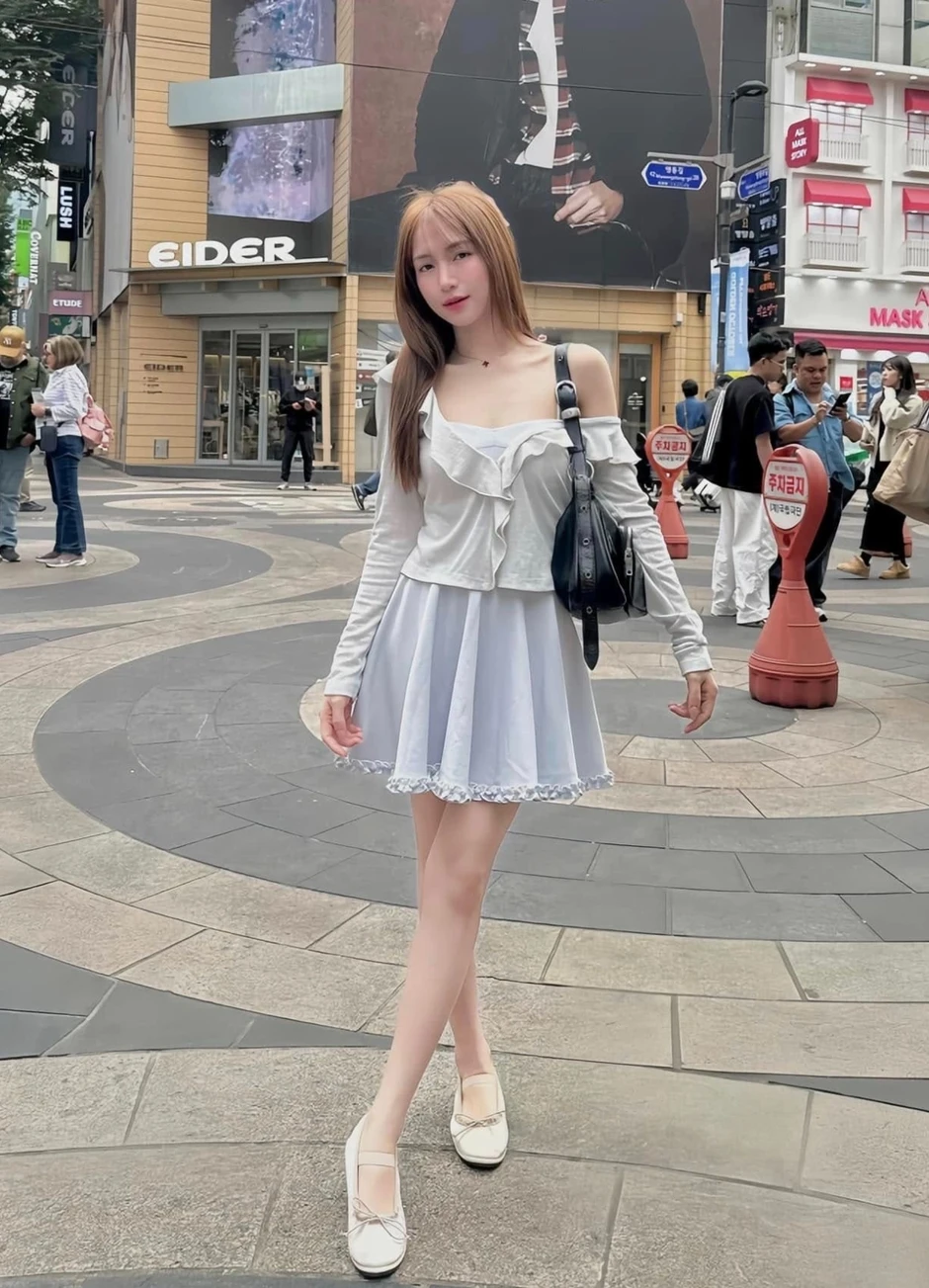 Phong c&aacute;ch đời thường của H&ograve;a Minzy