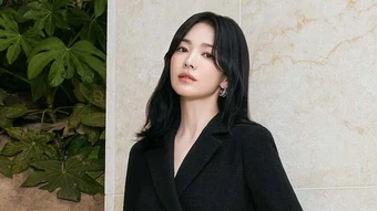 Song Hye Kyo được khen 'nhan sắc vượt thời gian'