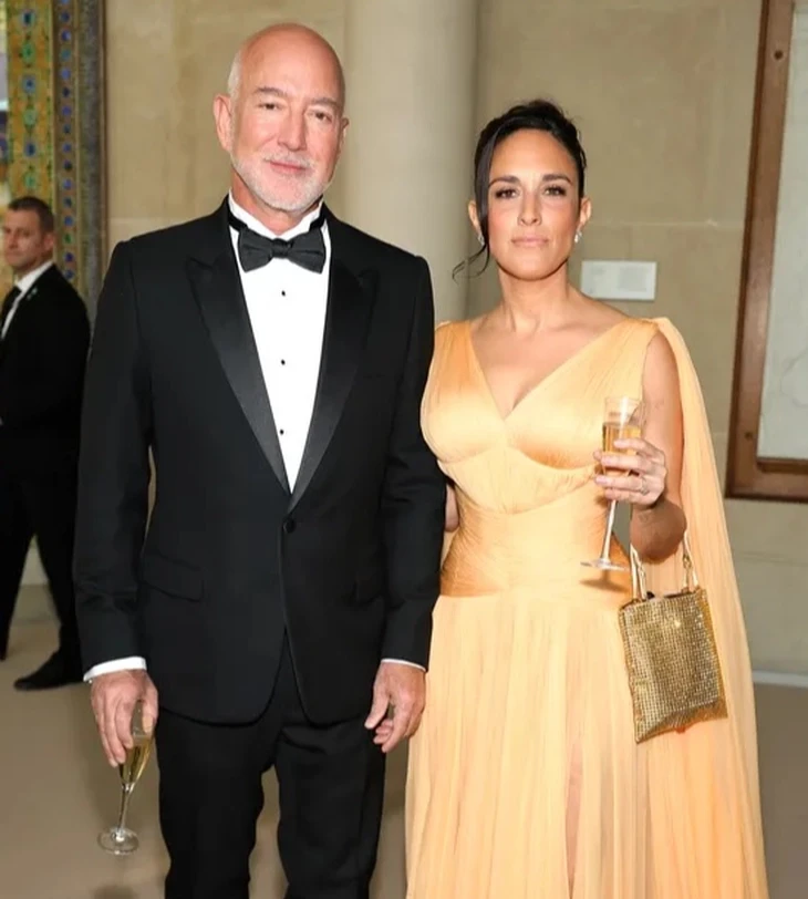 Sự xa hoa khó chấp nhận của Met Gala và Jeff Bezos Sự xa hoa khó chấp nhận của Met Gala và Jeff Bezos