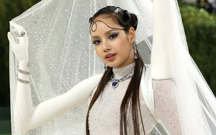 Sự xa hoa khó chấp nhận của Met Gala và Jeff Bezos Sự xa hoa khó chấp nhận của Met Gala và Jeff Bezos