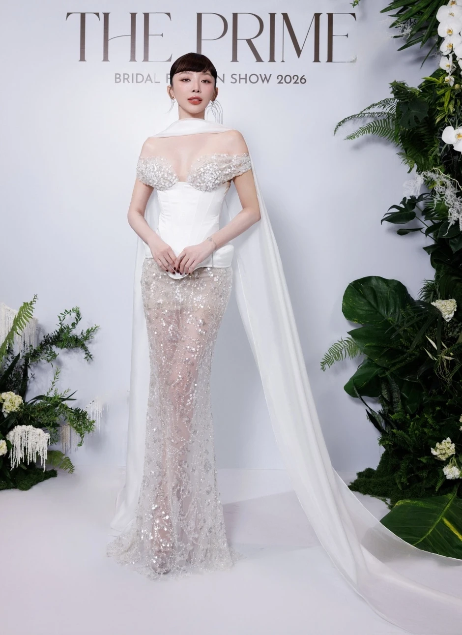 Thủy Tiên và dàn mỹ nhân mặc gợi cảm lên thảm đỏ Thủy Tiên và dàn mỹ nhân mặc gợi cảm lên thảm đỏ