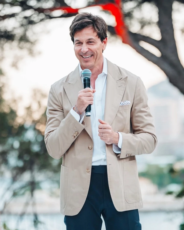 Toto Wolff - tỷ ph&uacute; phong độ của l&agrave;ng đua F1