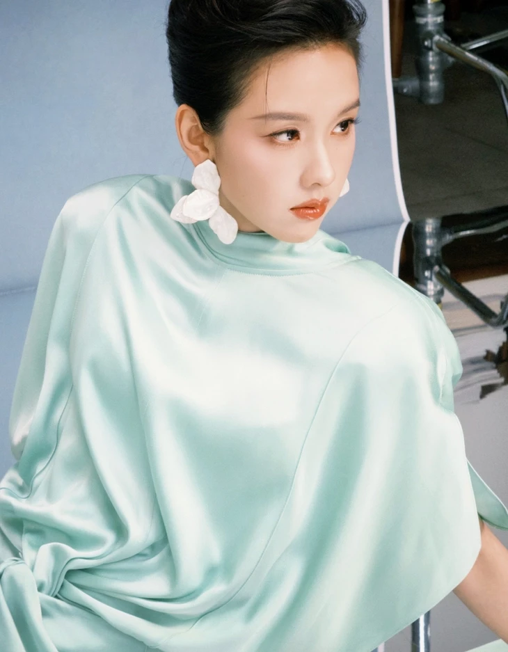 Vẻ đẹp thanh tao của mỹ nhân cổ trang Trần Đô Linh Vẻ đẹp thanh tao của mỹ nhân cổ trang Trần Đô Linh