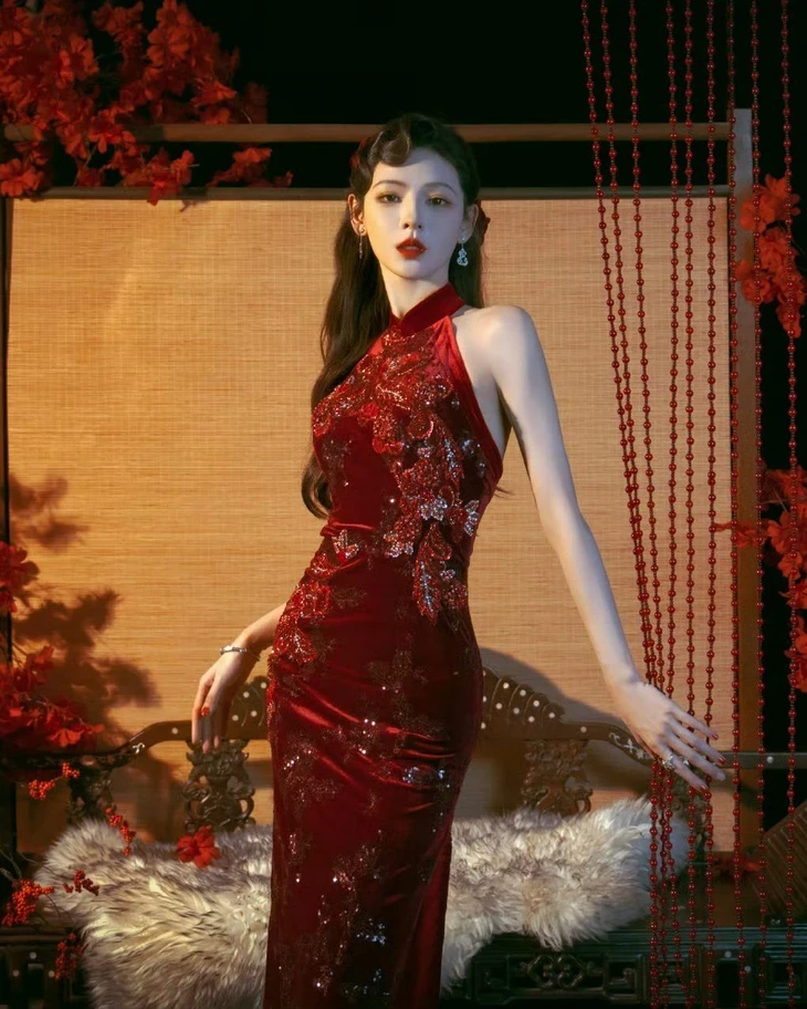 Vóc dáng như bước ra từ truyện cổ tích của Trương Dư Hi Vóc dáng như bước ra từ truyện cổ tích của Trương Dư Hi