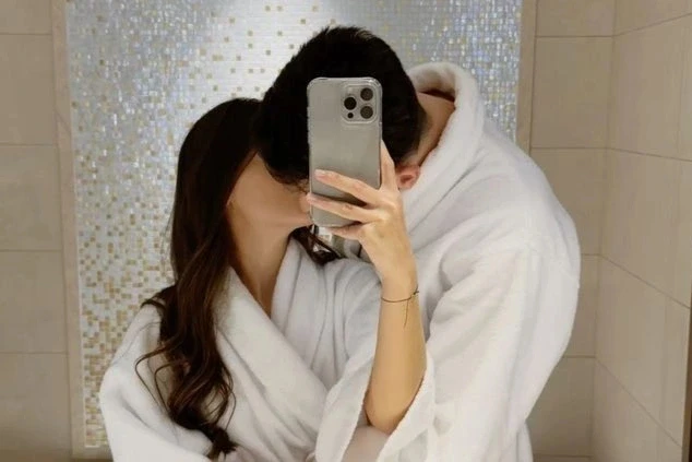 "Thiếu thốn" vì xa bạn trai, tôi lên giường với đồng nghiệp nước ngoài "Thiếu thốn" vì xa bạn trai, tôi lên giường với đồng nghiệp nước ngoài