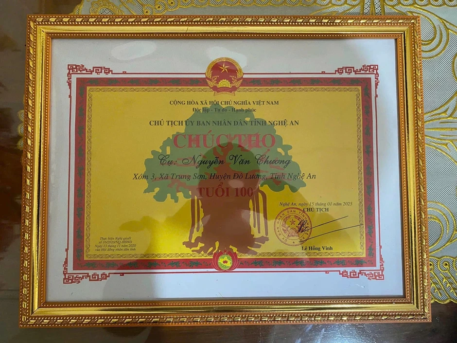 101 tuổi vẫn minh mẫn, cụ ông khiến nhiều người ngưỡng mộ 101 tuổi vẫn minh mẫn, cụ ông khiến nhiều người ngưỡng mộ