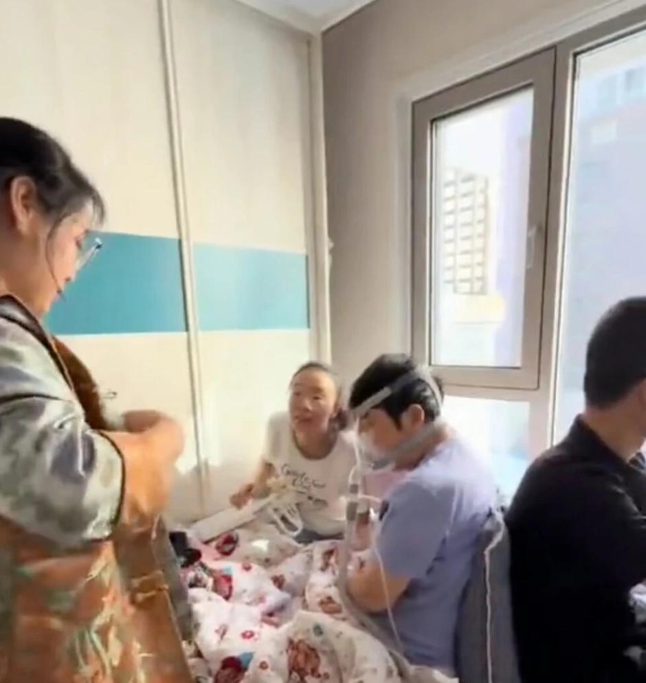 14 ngày cuối đời của mẹ do con trai ghi lại gây xúc động 14 ngày cuối đời của mẹ do con trai ghi lại gây xúc động
