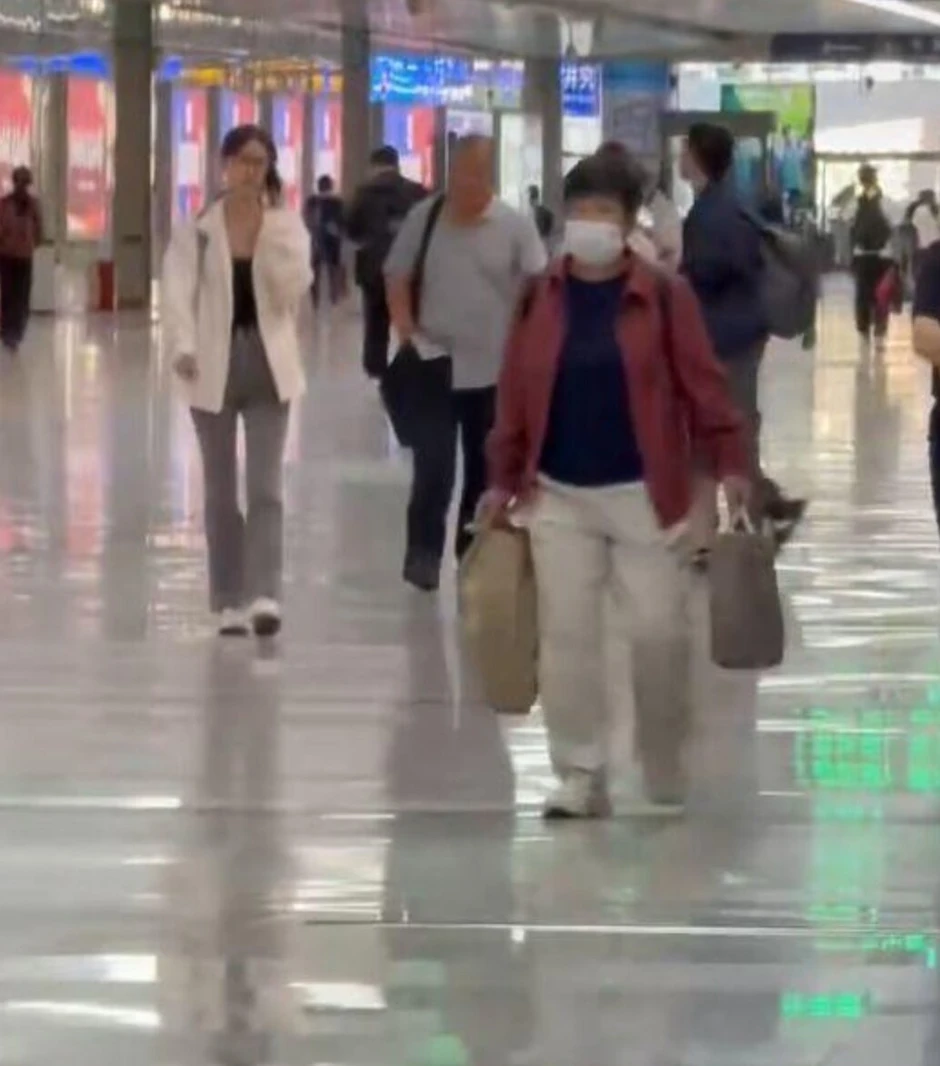 14 ngày cuối đời của mẹ do con trai ghi lại gây xúc động 14 ngày cuối đời của mẹ do con trai ghi lại gây xúc động