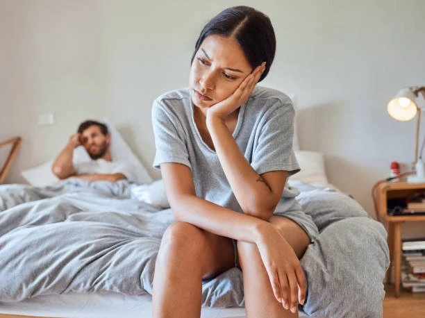 5 năm hôn nhân, nhiều đêm tôi phải tự giải tỏa vì chồng tránh gần gũi 5 năm hôn nhân, nhiều đêm tôi phải tự giải tỏa vì chồng tránh gần gũi