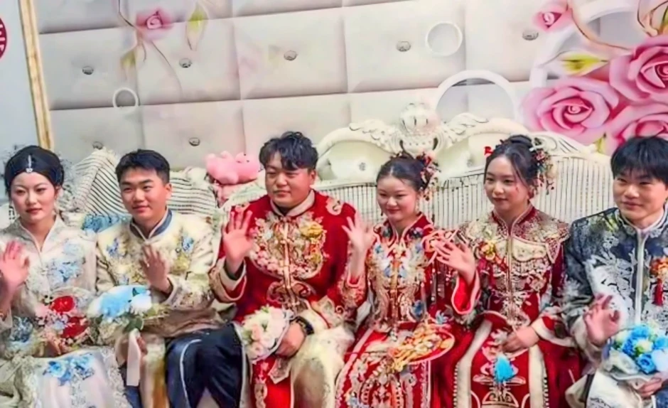 Anh em sinh ba cưới vợ cùng ngày