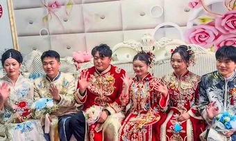 Anh em sinh ba cưới vợ cùng ngày