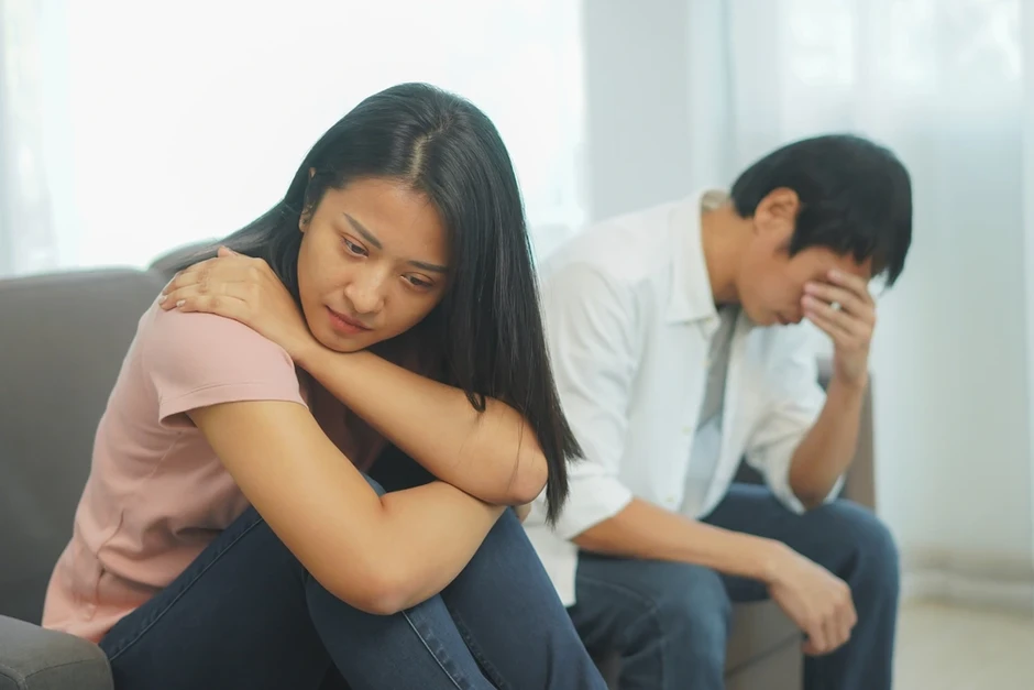 Bạn trai nói lời cầu hôn, sau đó tiết lộ một bí mật khiến tôi sốc nặng Bạn trai nói lời cầu hôn, sau đó tiết lộ một bí mật khiến tôi sốc nặng