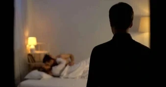 Bị bắt gặp vào nhà nghỉ với sếp, vợ tôi nói vào đó “nghỉ trưa cho mát”