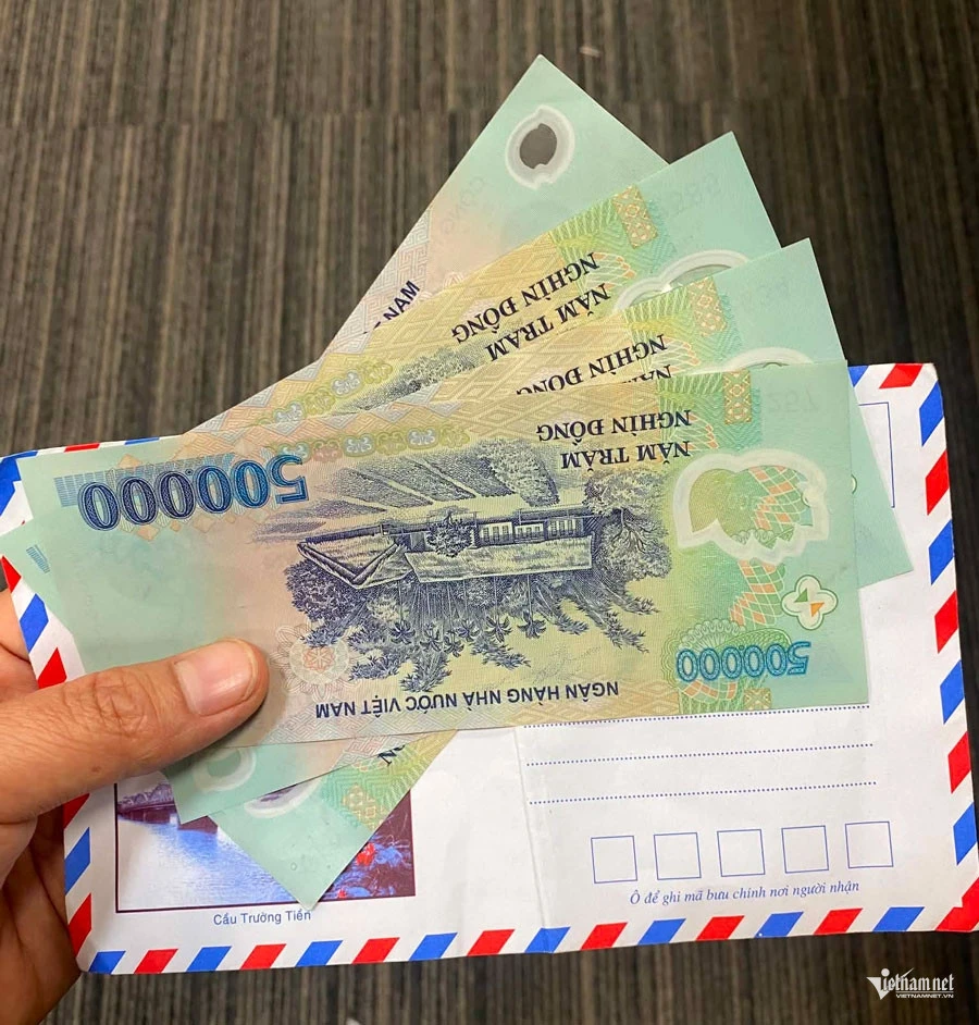 Biếu bố mẹ 2 triệu mỗi tháng, tôi chết lặng khi đọc tin nhắn của vợ Biếu bố mẹ 2 triệu mỗi tháng, tôi chết lặng khi đọc tin nhắn của vợ