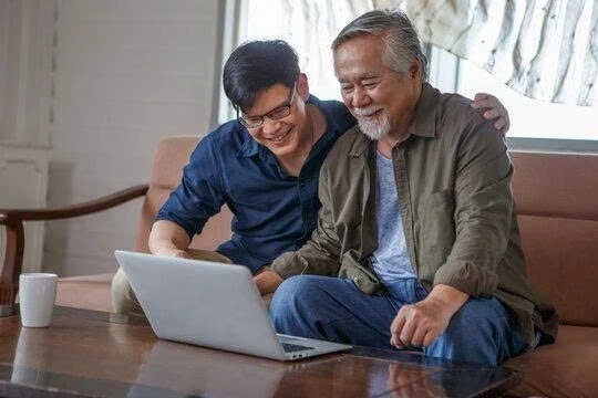 Bố bệnh nặng, tiết lộ sự thật giấu kín hơn 30 năm khiến tôi chết lặng Bố bệnh nặng, tiết lộ sự thật giấu kín hơn 30 năm khiến tôi chết lặng