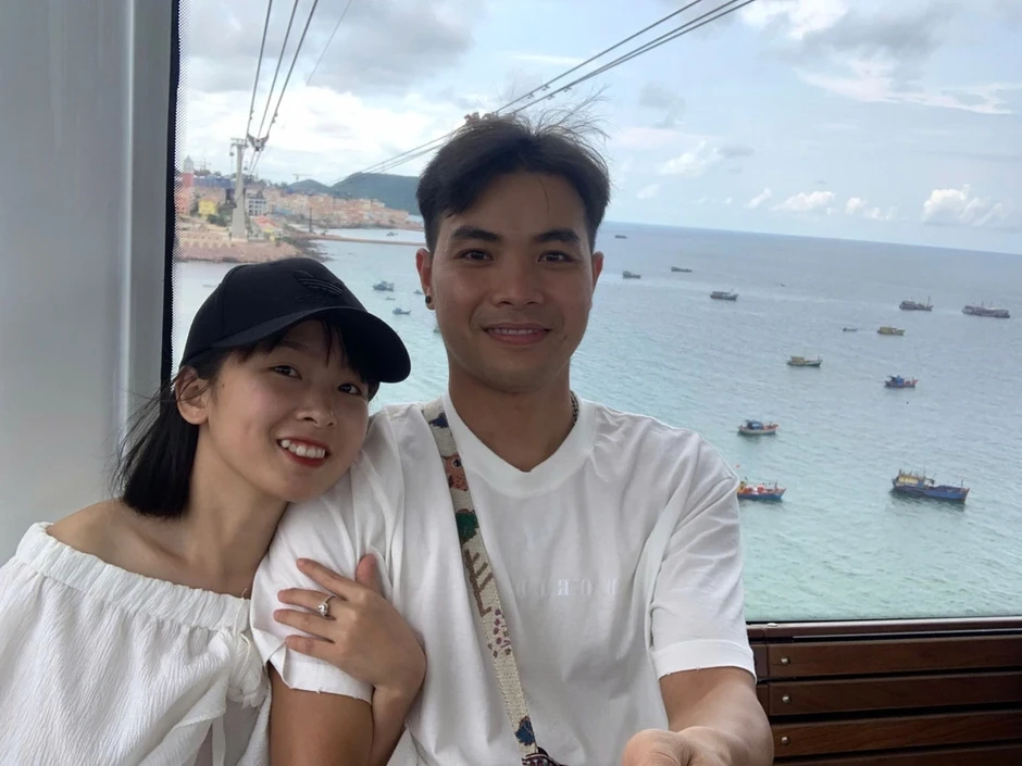 Chàng trai 'bế vợ đi khắp thế gian' Chàng trai 'bế vợ đi khắp thế gian'