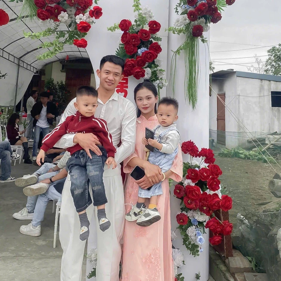 Chàng trai làm điều dưỡng riêng cho bà nội Chàng trai làm điều dưỡng riêng cho bà nội
