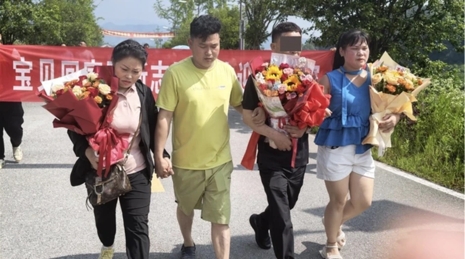 Chị em đoàn tụ sau 39 năm sống cách nhau 10 km