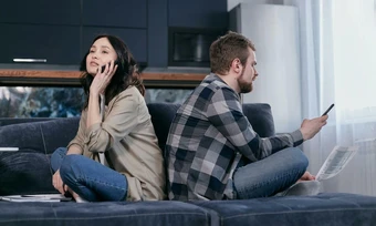 Chiếc áo len cứu vãn cuộc hôn nhân 16 năm
