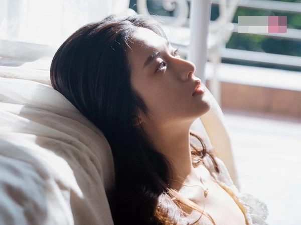 Cho cậu shipper tắm nhờ lúc chồng đi vắng, tôi trở thành người vợ hư hỏng Cho cậu shipper tắm nhờ lúc chồng đi vắng, tôi trở thành người vợ hư hỏng