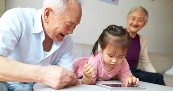Cho con về quê chơi với ông bà, mới 2 ngày chị dâu đã muốn đuổi cháu đi