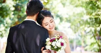 Chồng cũ đăng ảnh cưới thông báo tái hôn, tôi sững sờ khi biết vợ anh là ai
