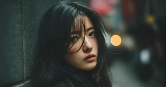 Chồng mất, tôi nhận được tin nhắn từ người phụ nữ anh giấu kín suốt 10 năm