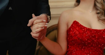 Chồng ngoại tình còn quay về nói do vợ… quá hoàn hảo