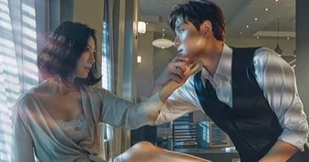 Chồng "dọn đường" cho tôi ngoại tình với sếp và cái kết đắng chát