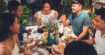 Chồng tôi tiêu hết 20 triệu đồng trong buổi họp lớp vì sĩ diện