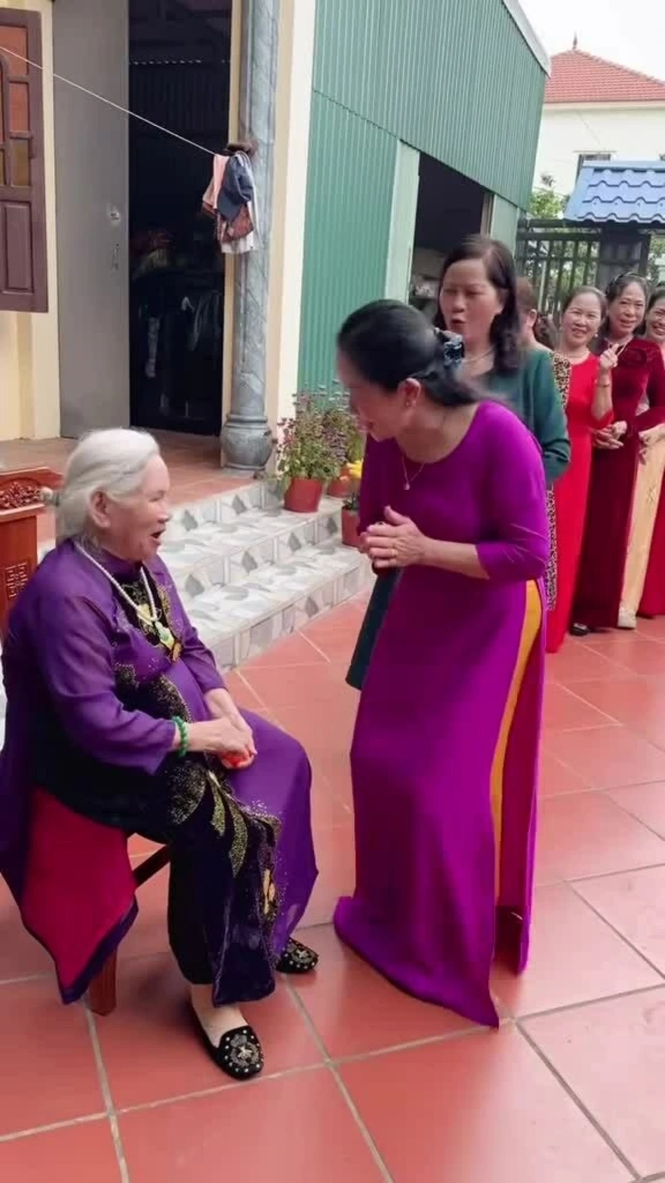 'Của hồi môn' muộn của người mẹ 90 tuổi 'Của hồi môn' muộn của người mẹ 90 tuổi