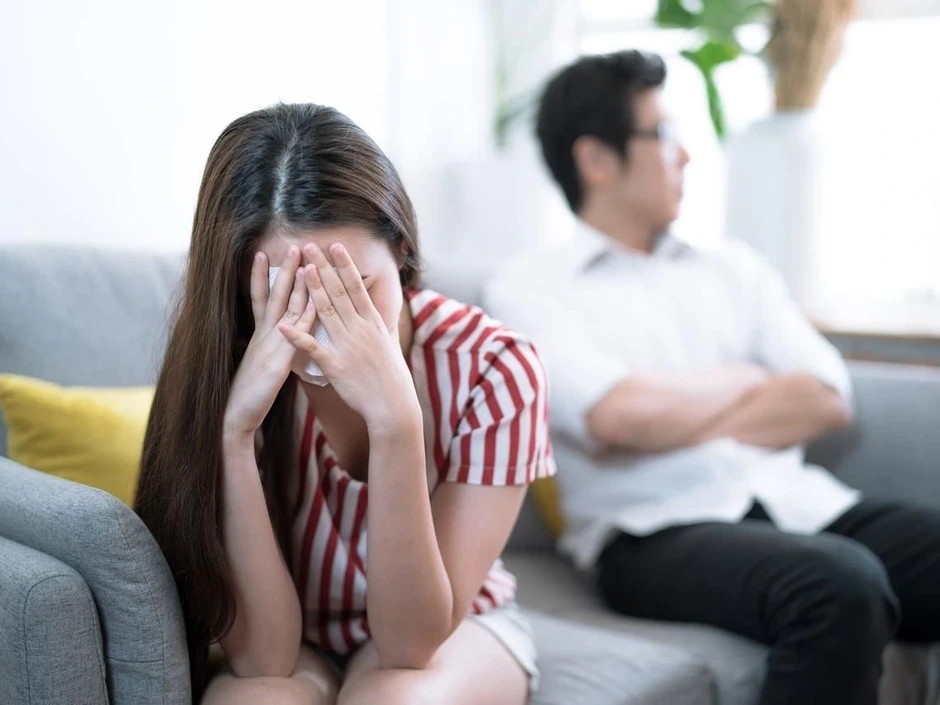 Cưng chiều vợ như công chúa, tôi đau đớn phát hiện sự thật sau buổi họp lớp Cưng chiều vợ như công chúa, tôi đau đớn phát hiện sự thật sau buổi họp lớp