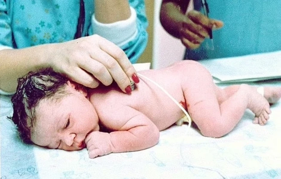Cuộc đời 'em bé ống nghiệm' đầu tiên ở nước Mỹ Cuộc đời 'em bé ống nghiệm' đầu tiên ở nước Mỹ