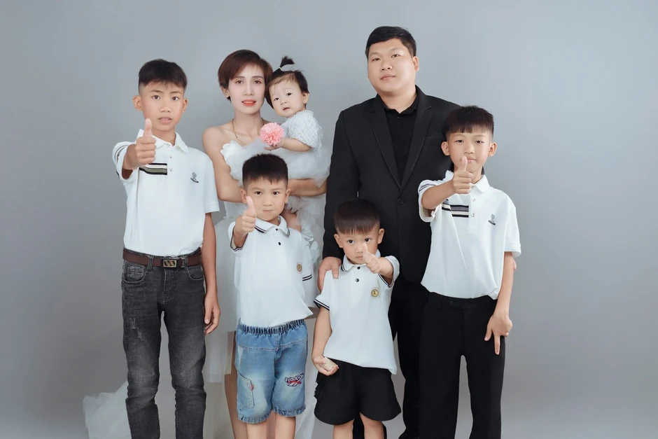 Cuộc sống 'ăn đứng, ngủ ngồi' của người mẹ Quảng Trị 32 tuổi có 8 con Cuộc sống 'ăn đứng, ngủ ngồi' của người mẹ Quảng Trị 32 tuổi có 8 con
