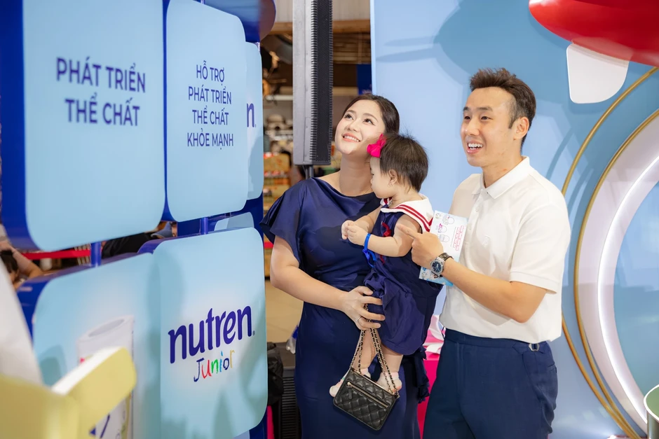 Dàn hot mom cùng hàng trăm gia đình 'đổ bộ' ngày hội thôi nôi ở TP.HCM Dàn hot mom cùng hàng trăm gia đình 'đổ bộ' ngày hội thôi nôi ở TP.HCM