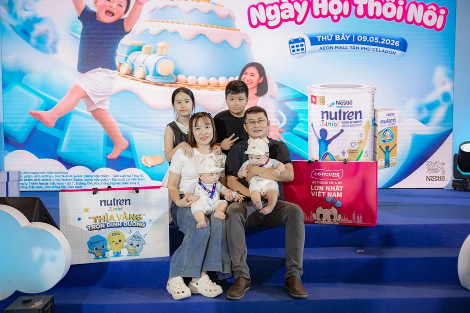 Dàn hot mom cùng hàng trăm gia đình 'đổ bộ' ngày hội thôi nôi ở TP.HCM Dàn hot mom cùng hàng trăm gia đình 'đổ bộ' ngày hội thôi nôi ở TP.HCM