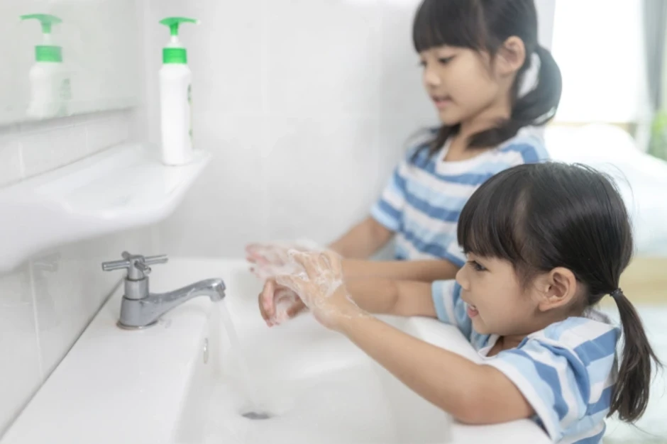 Đảo lộn cuộc sống vì dịch tay chân miệng - Báo TinVina Đảo lộn cuộc sống vì dịch tay chân miệng - Báo TinVina