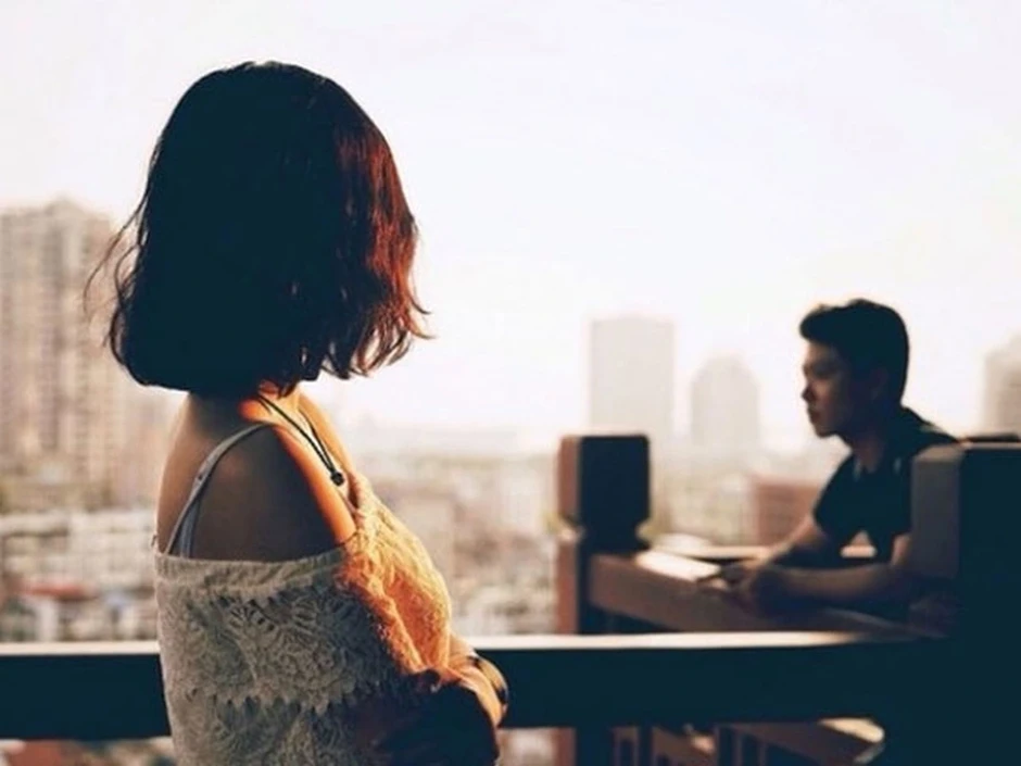 Đến thăm bố vợ cũ, tôi lặng người khi nhìn thấy bức ảnh treo trên tường nhà Đến thăm bố vợ cũ, tôi lặng người khi nhìn thấy bức ảnh treo trên tường nhà
