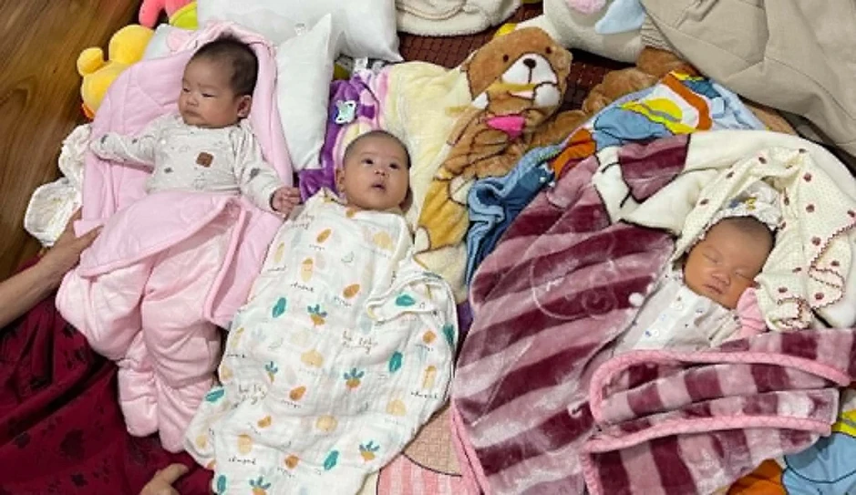 Đi thăm chị dâu đẻ ai ngờ chuyển dạ: 4 nàng dâu làm 'đảo lộn' nhà chồng