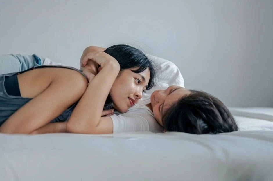 Đọc tin nhắn chồng gửi cho người cũ, tôi mất ngủ suốt đêm vì bất ngờ