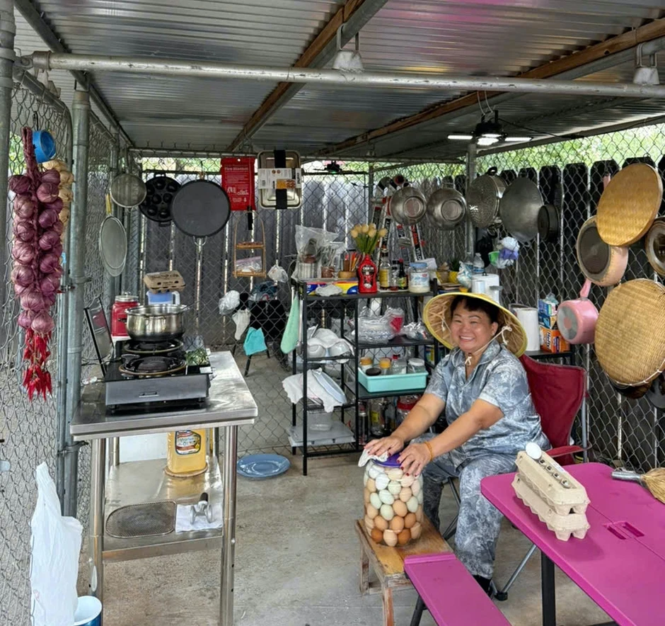Gian bếp, mẹt tre đậm chất miền Tây của gia đình người Việt ở Mỹ Gian bếp, mẹt tre đậm chất miền Tây của gia đình người Việt ở Mỹ
