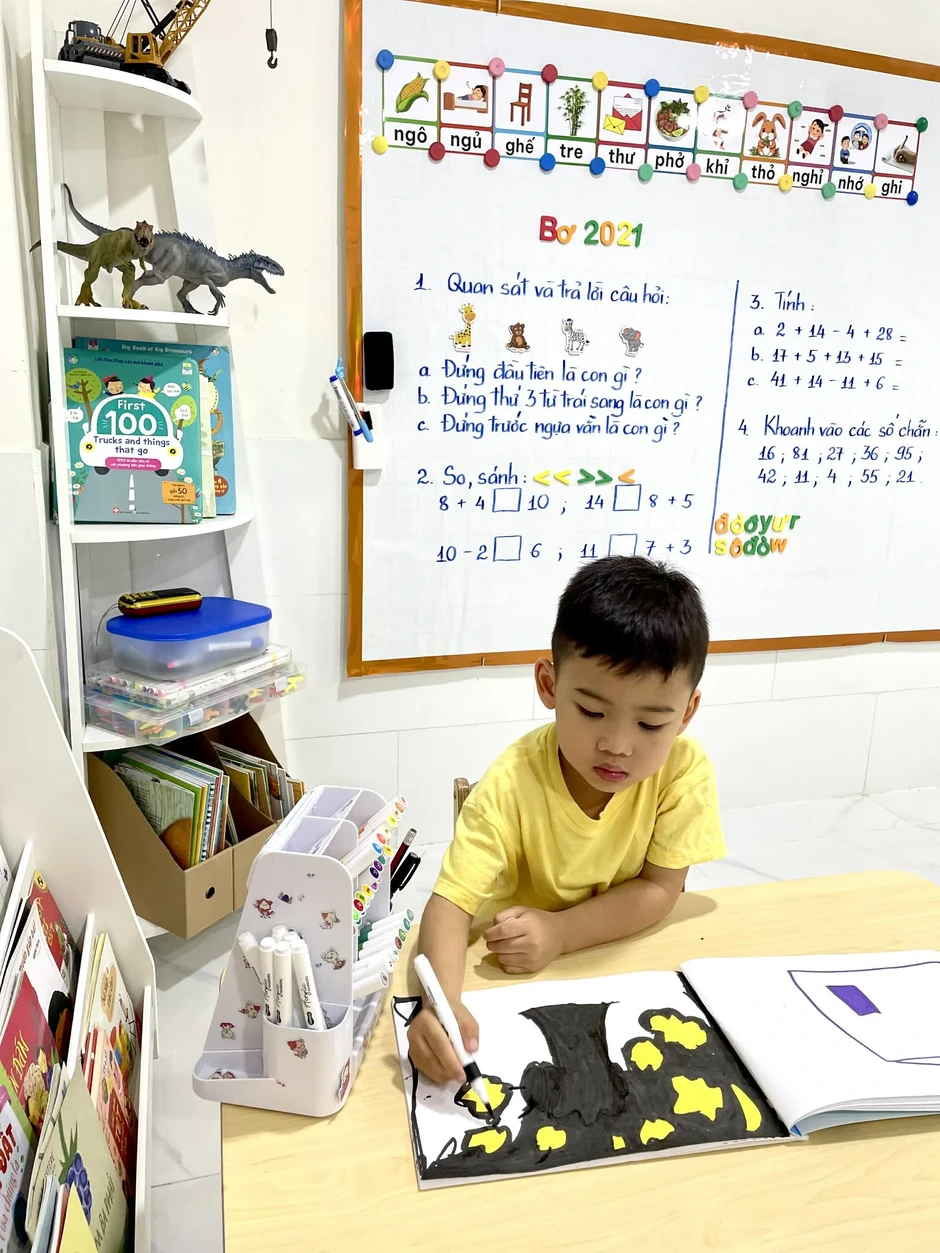 Lan tỏa trên mạng xã hội: Bé 4 tuổi rủ mọi người cùng học bài Lan tỏa trên mạng xã hội: Bé 4 tuổi rủ mọi người cùng học bài