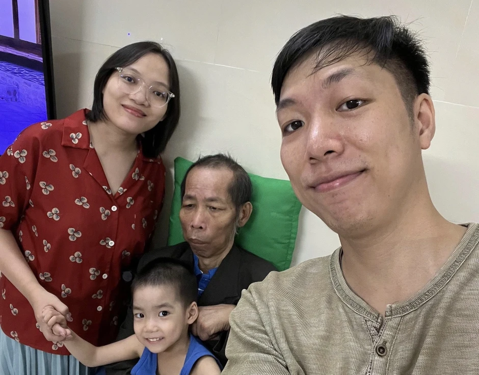 Lan tỏa trên mạng xã hội: Nghỉ việc để chăm cha bị tai biến Lan tỏa trên mạng xã hội: Nghỉ việc để chăm cha bị tai biến