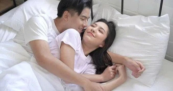 Lấy bạn học cũ để thoát “ế”, tôi ngỡ ngàng trong đêm tân hôn