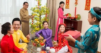 Lì xì ngày Tết: Niềm vui hay là một nỗi lo?